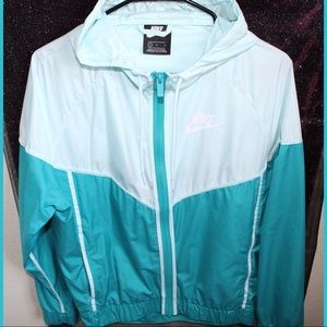 Large Nike Windbreaker